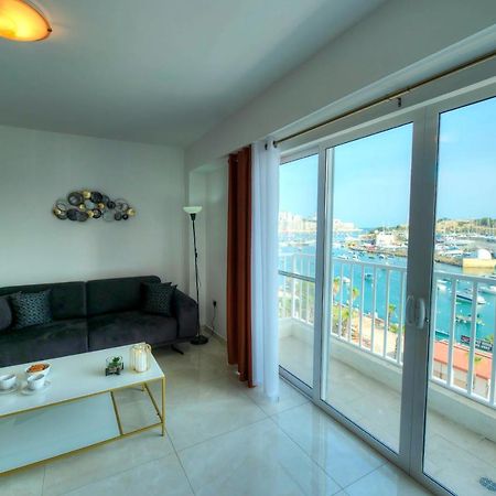 Seafront Beautifully Furnished 2 Bedrooms Gogzr-3 Gzira Εξωτερικό φωτογραφία