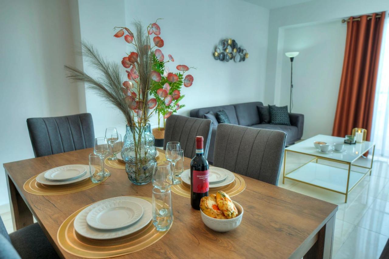 Seafront Beautifully Furnished 2 Bedrooms Gogzr-3 Gzira Εξωτερικό φωτογραφία