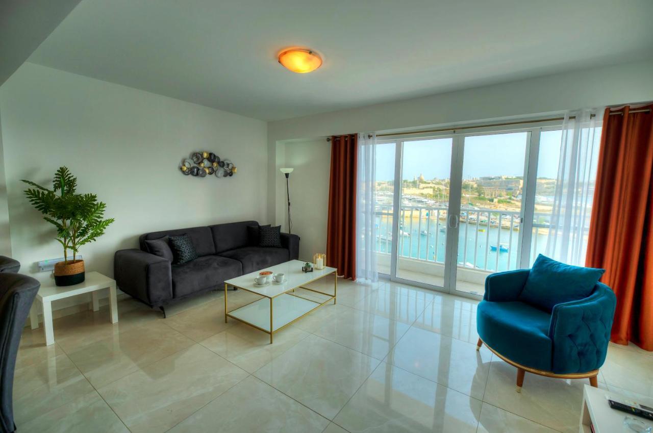 Seafront Beautifully Furnished 2 Bedrooms Gogzr-3 Gzira Εξωτερικό φωτογραφία