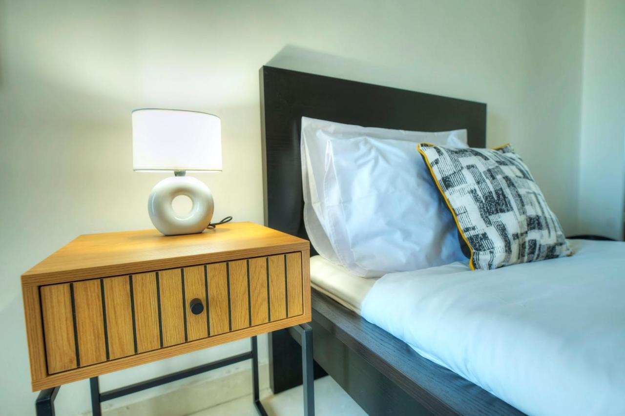 Seafront Beautifully Furnished 2 Bedrooms Gogzr-3 Gzira Εξωτερικό φωτογραφία