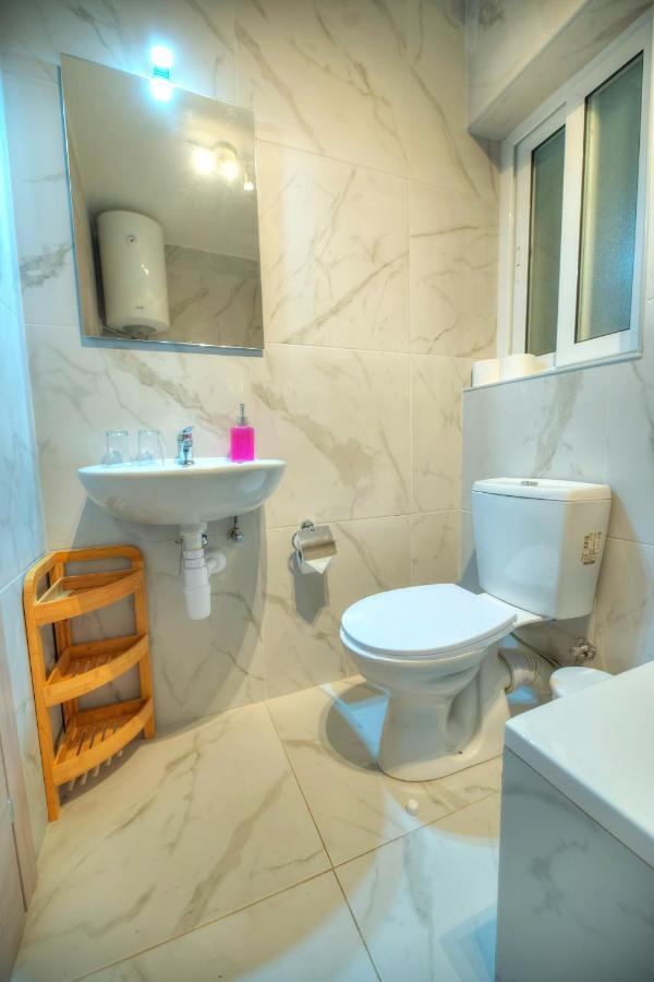 Seafront Beautifully Furnished 2 Bedrooms Gogzr-3 Gzira Εξωτερικό φωτογραφία
