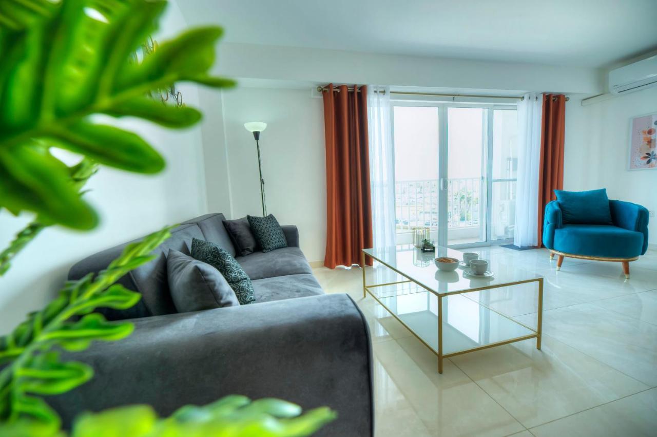 Seafront Beautifully Furnished 2 Bedrooms Gogzr-3 Gzira Εξωτερικό φωτογραφία