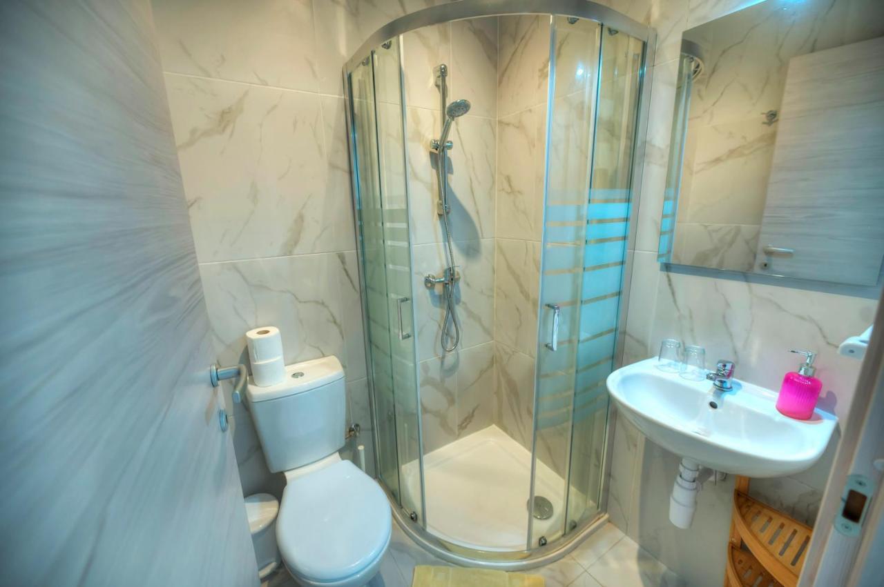 Seafront Beautifully Furnished 2 Bedrooms Gogzr-3 Gzira Εξωτερικό φωτογραφία