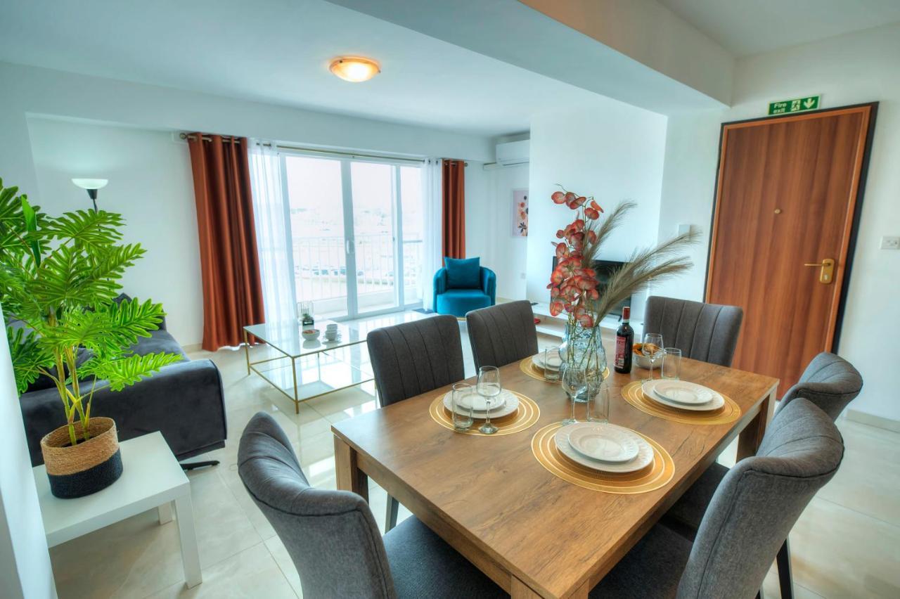 Seafront Beautifully Furnished 2 Bedrooms Gogzr-3 Gzira Εξωτερικό φωτογραφία